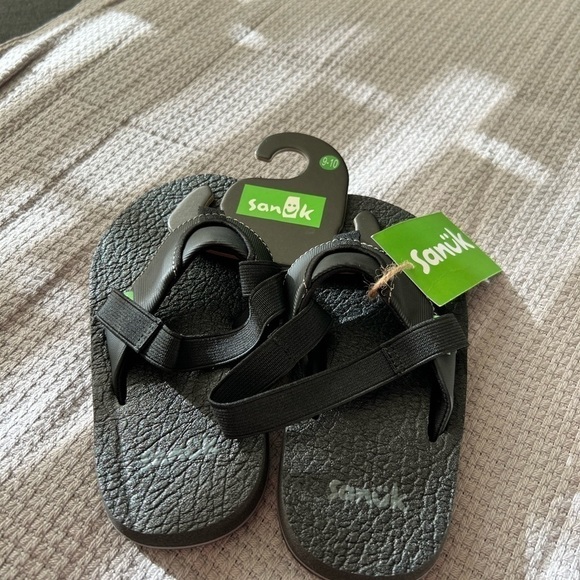 NWT Toddler Sanuk Sandals, Black Flip Flops, Root Beer Cozy, Toddler size 9-10 - Picture 6 of 7